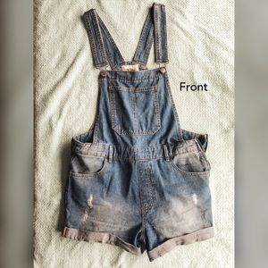 Forever 21 Women’s Overalls Size Medium